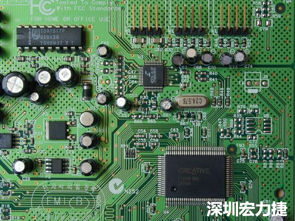 針對PCB區(qū)塊產(chǎn)生的EMI干擾問題，可使用EMI改善對策元件重點(diǎn)改善。