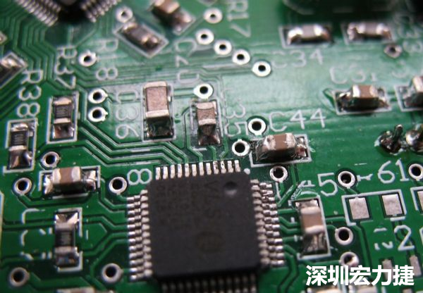 音訊電路訊號品質(zhì)，是影響操作體驗的關(guān)鍵，電路布局要特別注意。