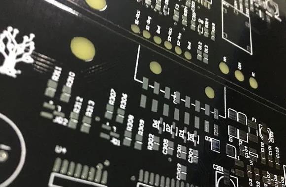 絲印位號設(shè)計錯誤會影響PCBA貼片加工嗎？